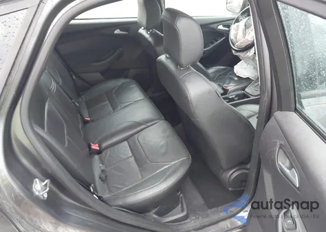 2015 Ford Focus Se z USA, uszkodzony, nr VIN 1FADP3K20FL264121